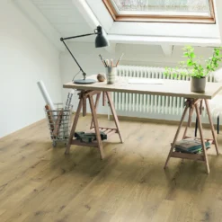 EGGER HOME Natural Lausanne Oak 8mm Laminate Flooring