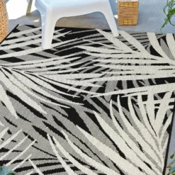 County Leaf Indoor/Outdoor Rug - Black - 160x230cm 11 County Leaf Indoor/Outdoor Rug - Black - 160x230cm -Homebase Furniture Store 14016050 7115006085548301