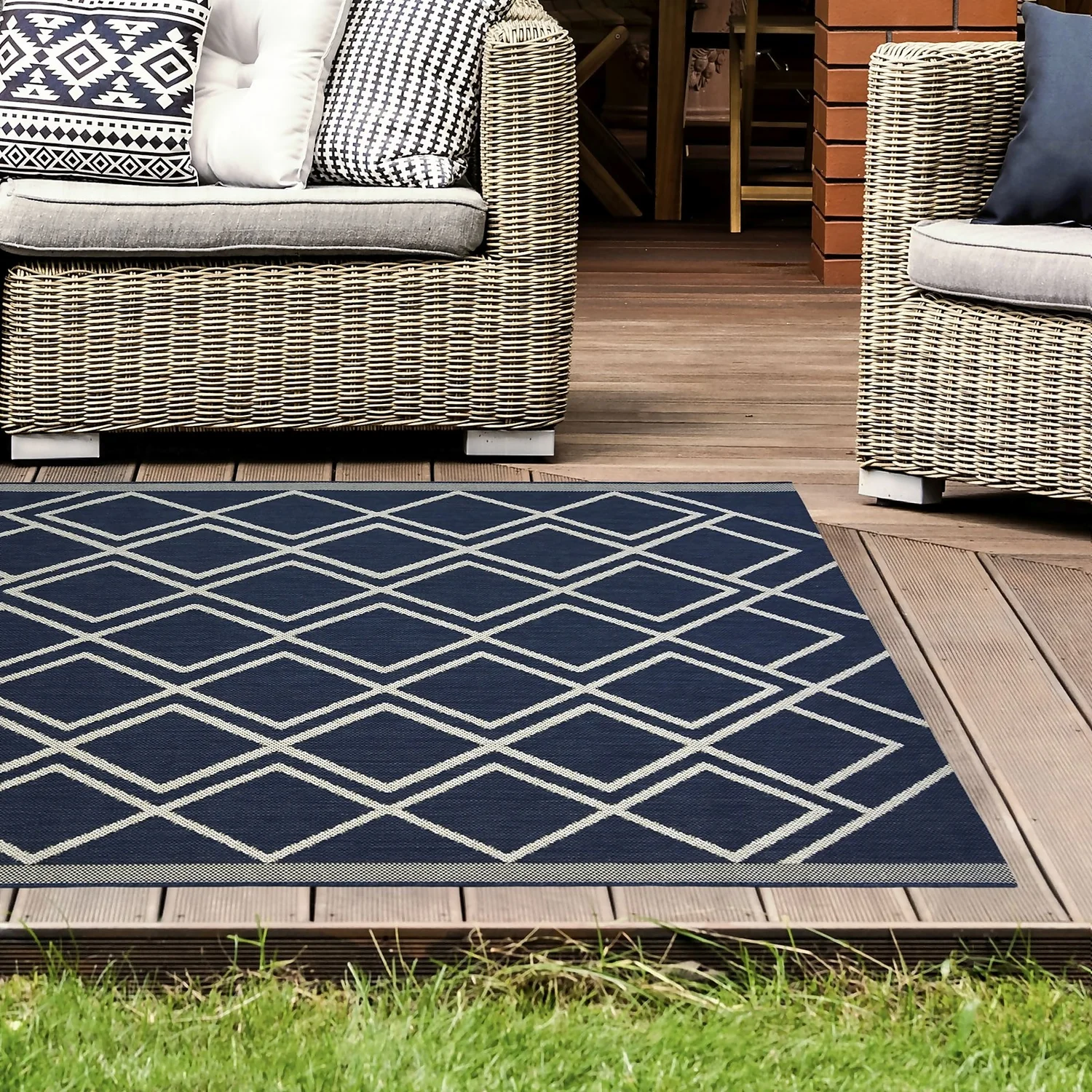 County Diamonds Indoor/Outdoor Rug - Navy - 120x170cm 2 County Diamonds Indoor/Outdoor Rug - Navy - 120x170cm - Image 2