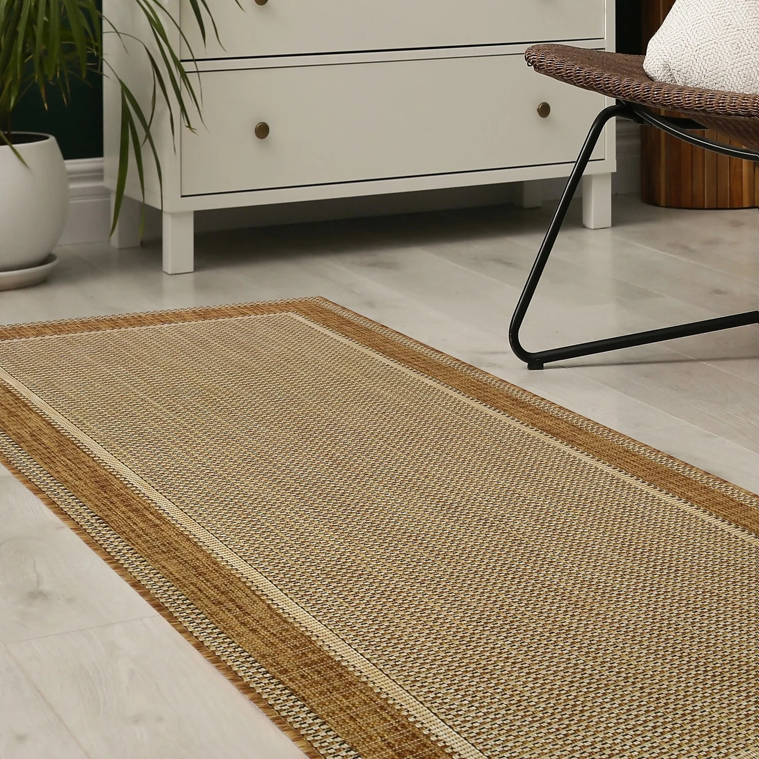 Denver Border Indoor/Outdoor Rug - Latte - 80x200cm 2 Denver Border Indoor/Outdoor Rug - Latte - 80x200cm - Image 2