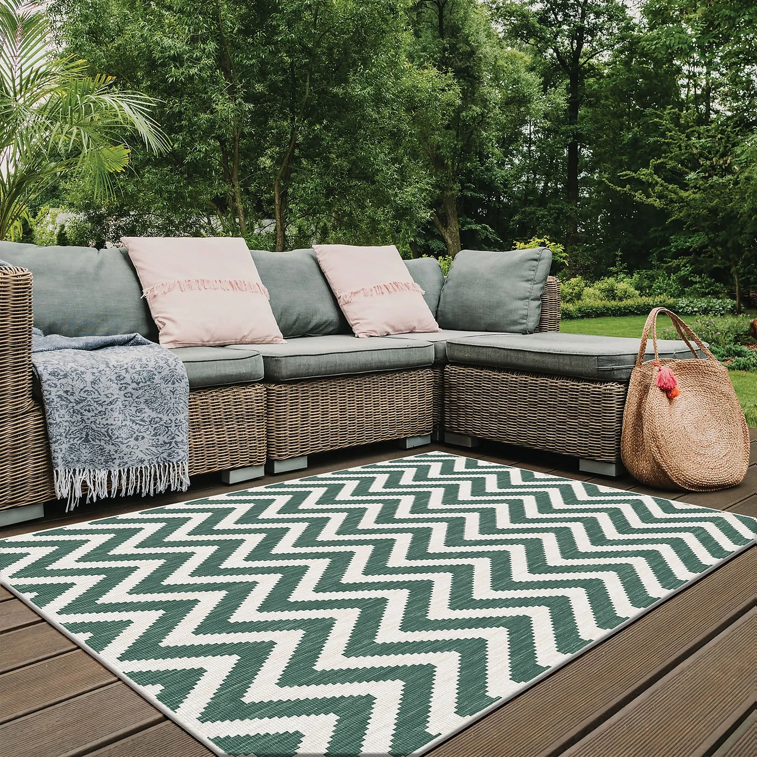 Duo Weave Indoor/Outdoor Rug - Chevrons Green - 120x170cm 2 Duo Weave Indoor/Outdoor Rug - Chevrons Green - 120x170cm - Image 2