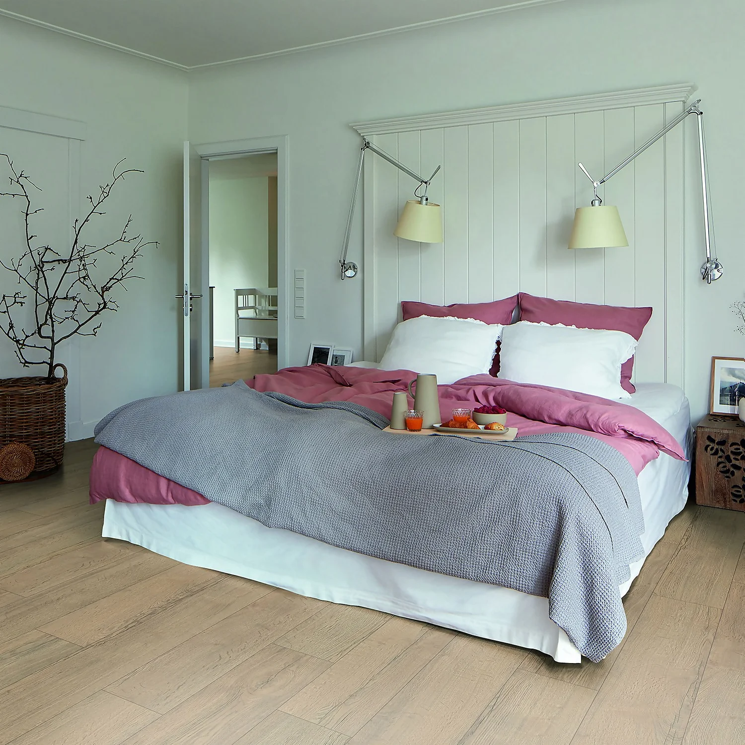 EGGER HOME Natural Elva Oak 8mm Laminate Flooring Sample 1 EGGER HOME Natural Elva Oak 8mm Laminate Flooring Sample